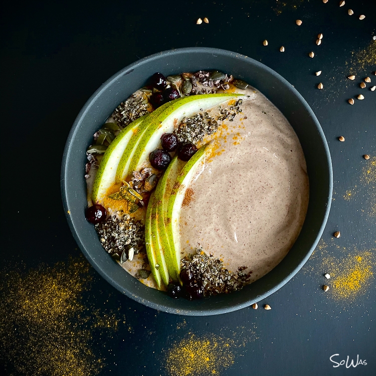 Porridge bowl mit Äpfel